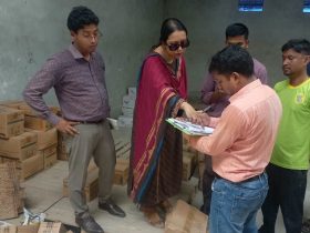 ১০ লক্ষ টাকার মেয়াদোত্তীর্ণ কীটনাশক উদ্ধার, ম্যানেজারকে জরিমানা