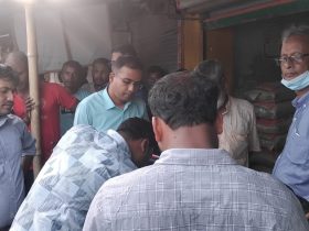 নীলফামারীতে ৩৫ কেজি নিষিদ্ধ পলিথিন জব্দ, ব্যবসা প্রতিষ্ঠানকে জরিমানা