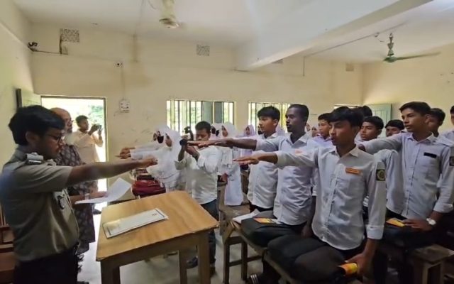 কিশোরগঞ্জে  মাদকবিরোধী শপথ হাজারো শিক্ষার্থীর কন্ঠে